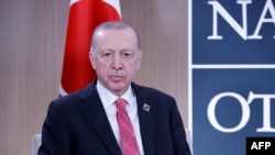 NATO Liderler Zirvesi’ne katılmak üzere ABD’nin başkenti Washington’da bulunan Cumhurbaşkanı Recep Tayyip Erdoğan, Newsweek'e verdiği mülakatta gündeme ilişkin soruları yanıtladı.